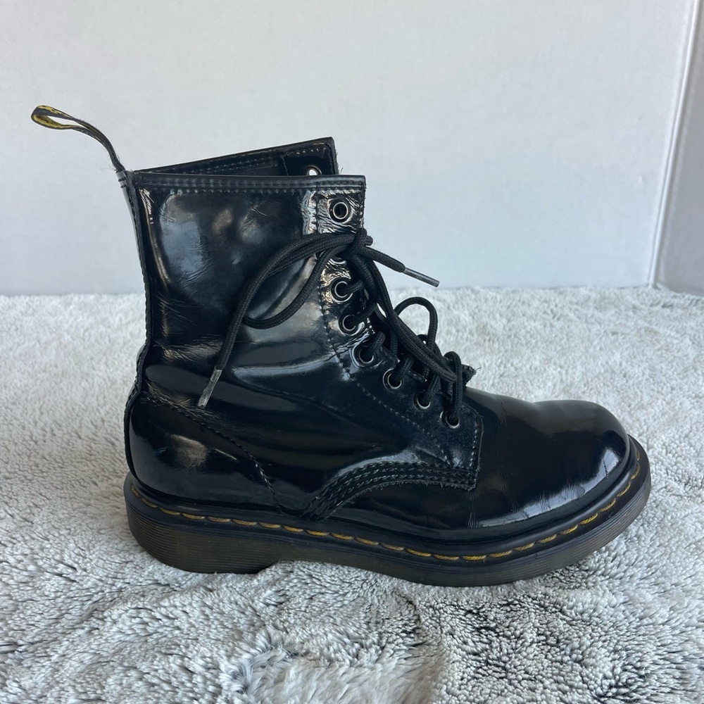 DOC MARTENS 1460 black patent leather lace-up combat boots Women Size 6